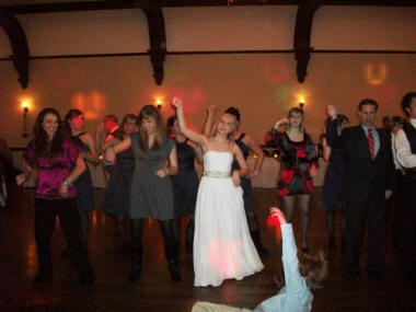 DJWOZ.com Bride Dancing